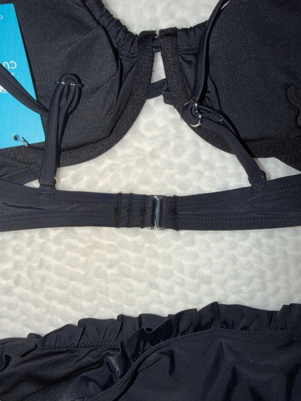CUPSHE Black Ruffle Underwire Bikini Set - Picture 4 of 4